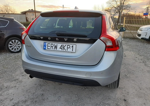 Volvo V60 cena 26900 przebieg: 217730, rok produkcji 2011 z Opatów małe 277